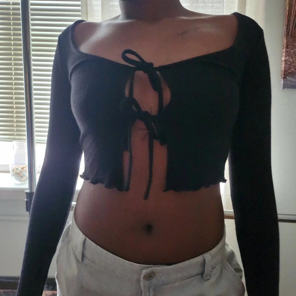 Garage Peek a boo crop top
